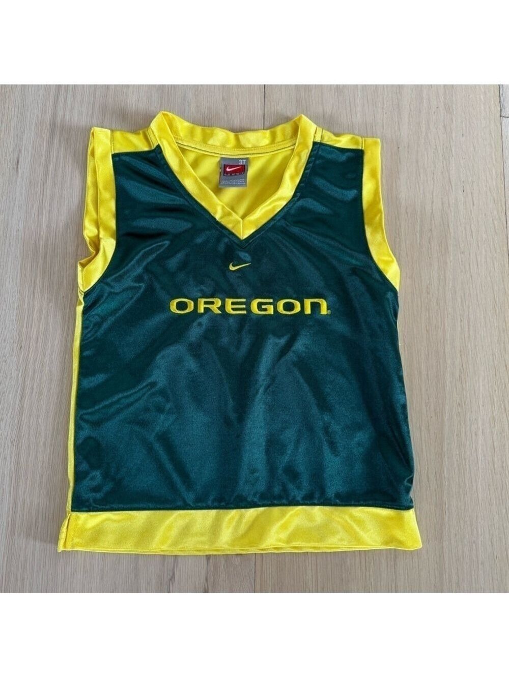 Nike Oregon Ducks UofO Basketball Jersey Green And Yellow Boys Size 3T
